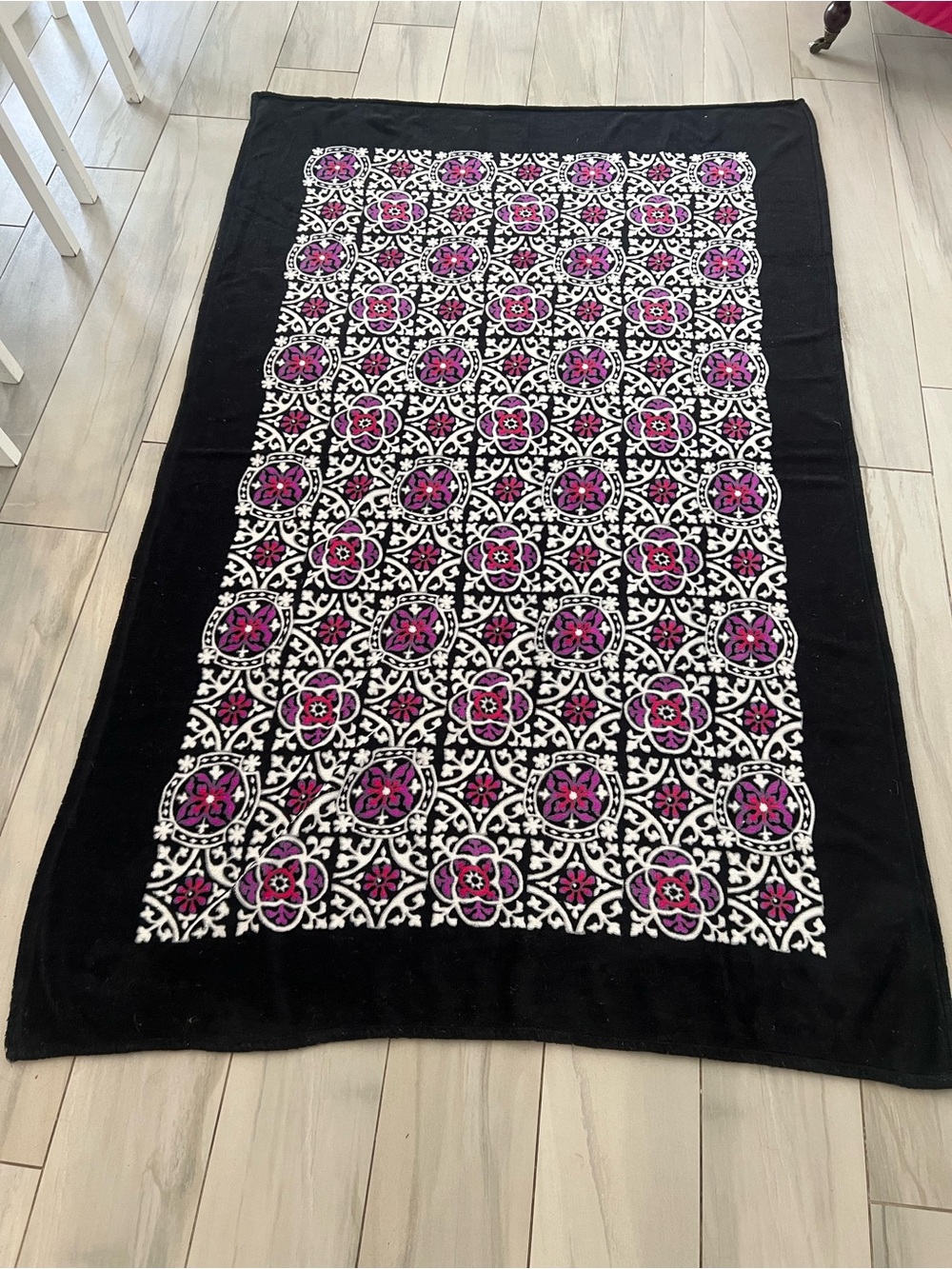 Vera Bradley large travel blanket retired canterry magenta Black White Purple